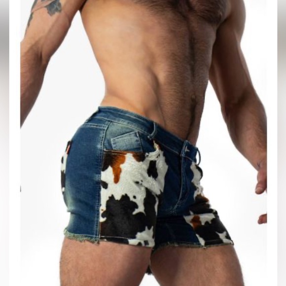 Glimms New York FRAYED COW PRINT JEAN SHORTS Size 32 Mens - Picture 2 of 8